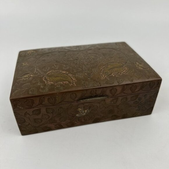Unbranded Other - Vintage Beautiful White Floral Etched Brass Trinket Jewelry Box*Wood Lined